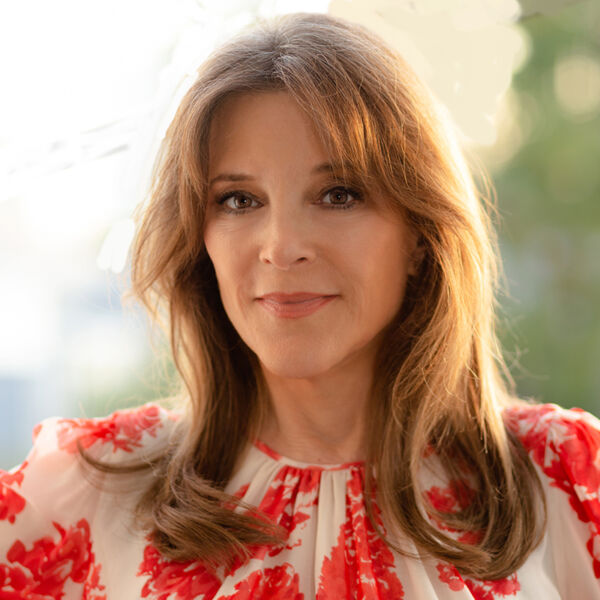 Marianne Williamson író, szerző, előadó, politikai aktivista, spirituális tanító